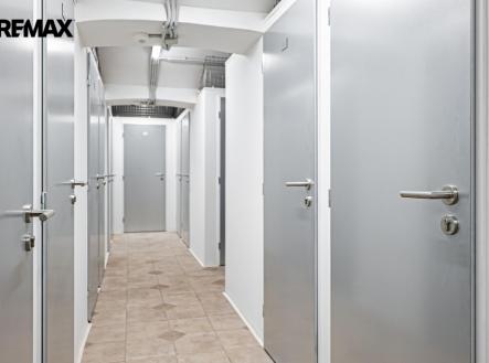 p1769666.jpg | Pronájem - skladovací prostor, 3 m²