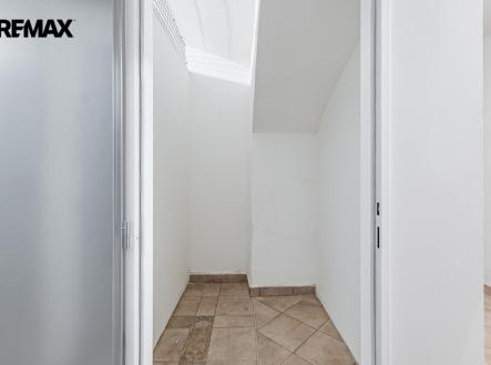 p1769668.jpg | Pronájem - skladovací prostor, 3 m²