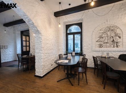 2-1.jpg | Pronájem - restaurace, 154 m²