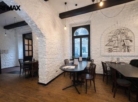 2-1.jpg | Pronájem - restaurace, 154 m²