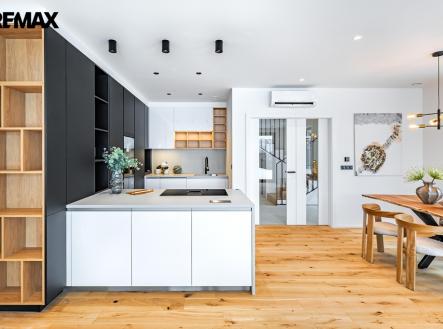 p1770339-1.jpg | Prodej - dům/vila, 283 m²