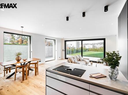 p1014194.jpg | Prodej - dům/vila, 283 m²