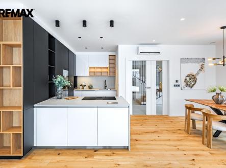 p1770339-1.jpg | Prodej - dům/vila, 283 m²