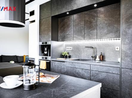 p1013097.jpg | Prodej - dům/vila, 294 m²