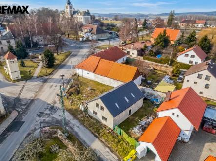 22e6dc2c-73c9-452f-9eae-f885fe04228b-1-105-c.jpeg | Prodej - dům/vila, 162 m²