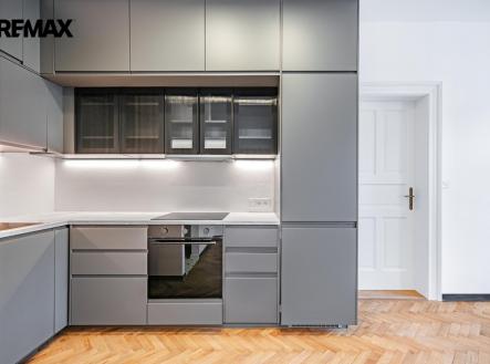 Kuchyňská linka s integrovanými spotřebiči | Pronájem bytu, 3+kk, 64 m²