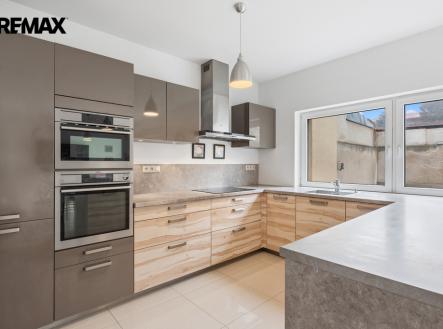 Prodej - dům/vila, 181 m² obrázek