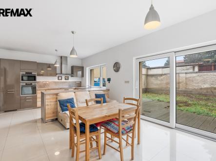 a7404548-2-1.jpg | Prodej - dům/vila, 181 m²