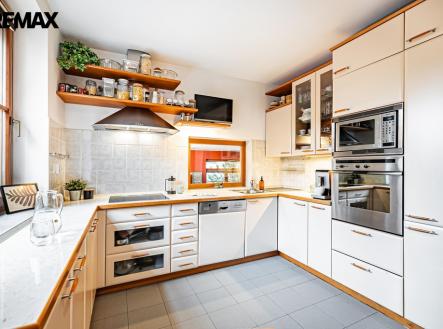 p1014579.jpg | Prodej - dům/vila, 345 m²