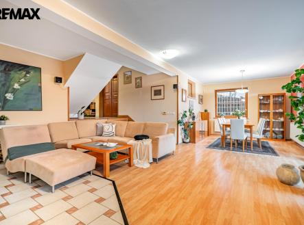 p1014537.jpg | Prodej - dům/vila, 345 m²