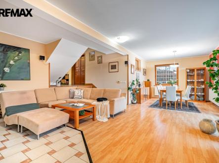 p1014537.jpg | Prodej - dům/vila, 345 m²