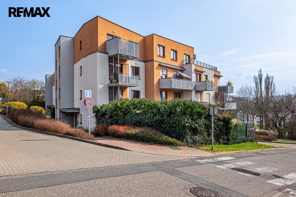 Pohled na dům z ulice