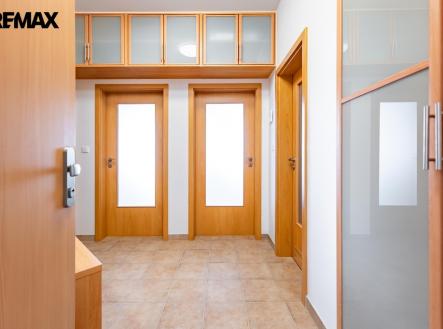 Vstupní předsíň bytu | Pronájem bytu, 2+kk, 47 m²