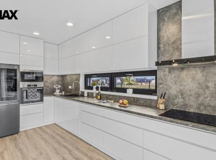 p1234034.jpg | Prodej - dům/vila, 264 m²