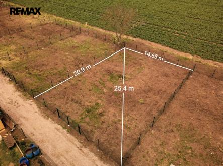 Přibližné rozměry pozemku | Prodej - pozemek, zahrada, 306 m²