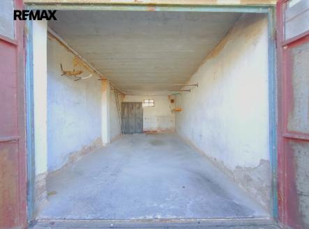 img-20260402-212420.jpg | Prodej - malý objekt/garáž