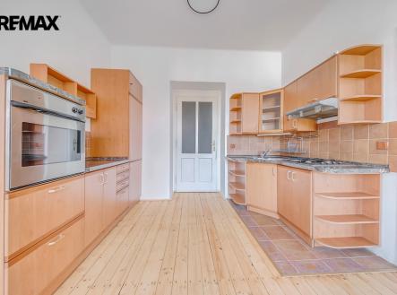 260430-byt-kolbenova-praha-9.jpg | Pronájem bytu, 2+1, 62 m²