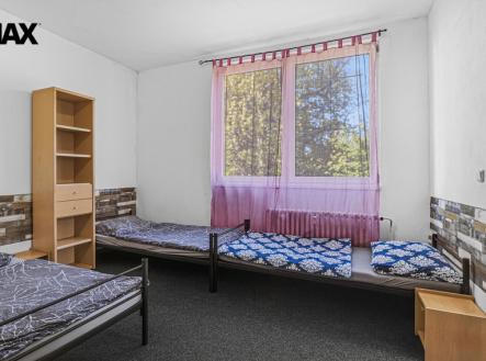 p1335227.jpg | Prodej - nájemní dům, 989 m²