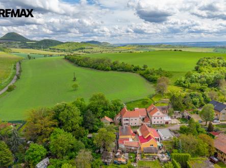 dji-20260514205840-0161-d-1.jpg | Prodej - dům/vila, 106 m²