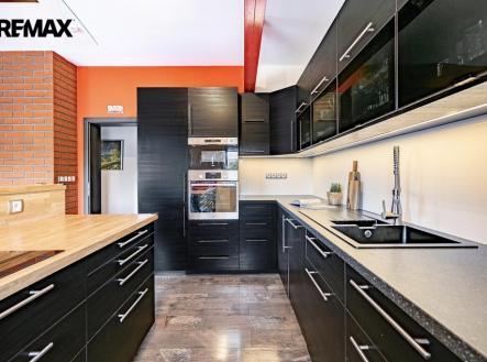 p1017809-1.jpg | Prodej - dům/vila, 239 m²