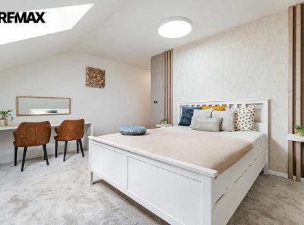 druhá ložnice v patře | Prodej - dům/vila, 246 m²