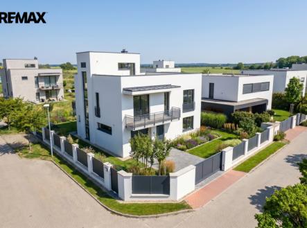 Prodej - dům/vila, 270 m² obrázek