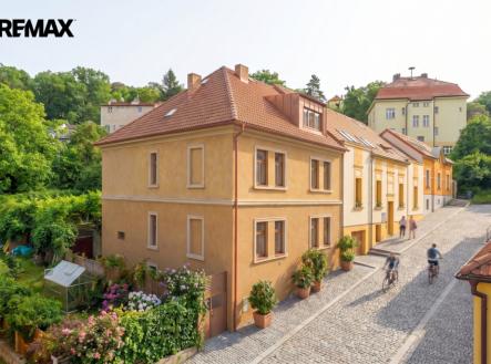 260606-dum-veleslavin-ext-14-vizualizace.png | Prodej - nájemní dům, 200 m²