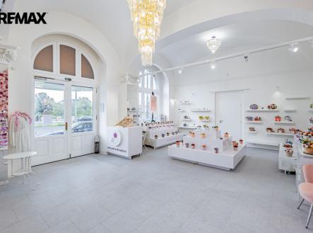 p1711142-1.jpg | Pronájem - obchodní prostor, 286 m²
