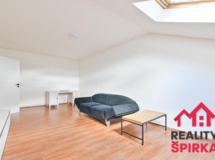 Pronájem bytu, 2+1, 73 m²