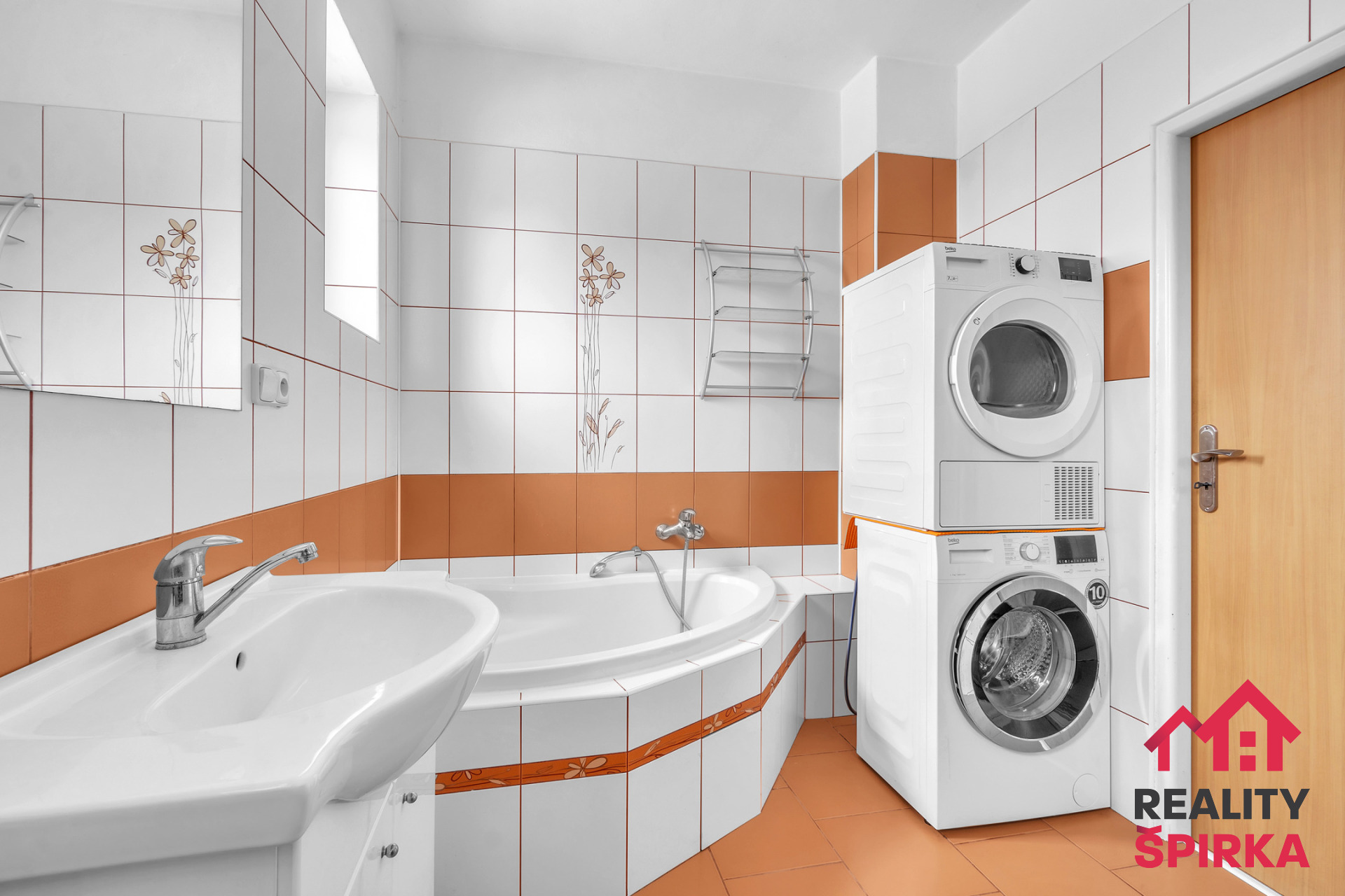 RD 4+1, garáž, pergola, Staré Město, okres Svitavy