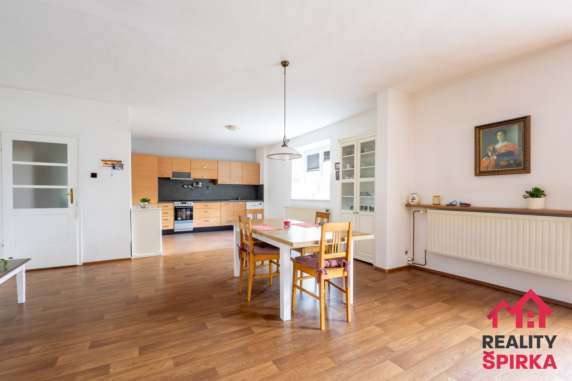 Prodej bytu 3+1, 154 m2 s terasou, zahradou a restaurací, Moravská Třebová