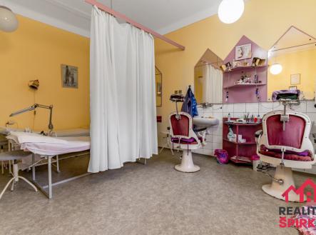 Pronájem - obchodní prostor, 57 m²