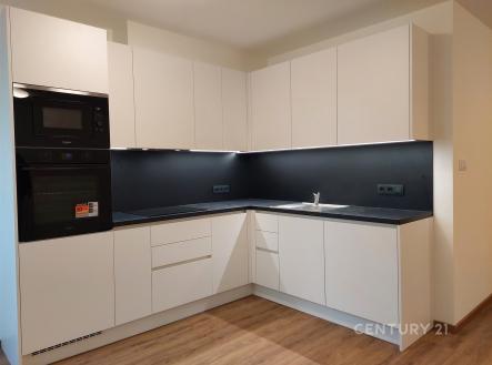 . | Pronájem bytu, 3+kk, 65 m²