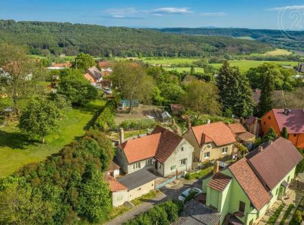 výhled na hory s rezidenční pohled a pohled na lesy | Prodej - dům/vila, 85 m²