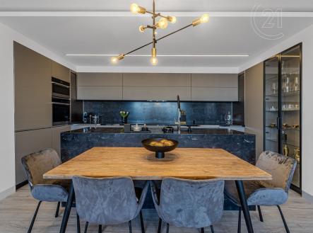 . | Prodej bytu, 3+kk, 93 m²