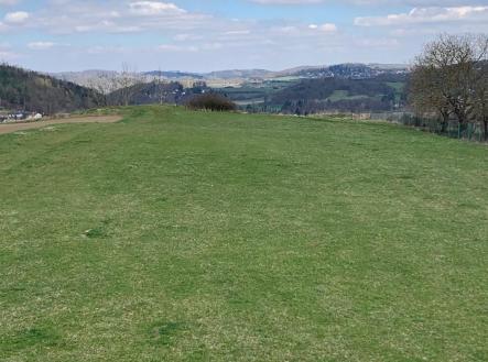 pohled  od stojícího domu majitele | Prodej - pozemek pro bydlení, 1 128 m²