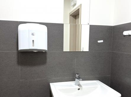 . | Pronájem - kanceláře, 33 m²