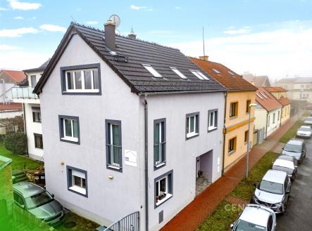 . | Prodej - nájemní dům, 375 m²
