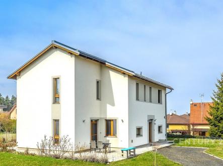 . | Prodej - dům/vila, 226 m²