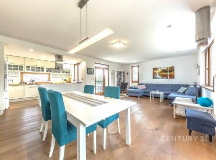 . | Prodej - dům/vila, 226 m²