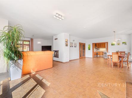 . | Prodej - dům/vila, 327 m²