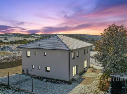 . | Prodej - dům/vila, 145 m²