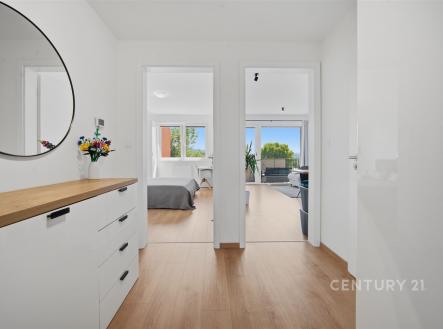. | Pronájem bytu, 2+kk, 56 m²