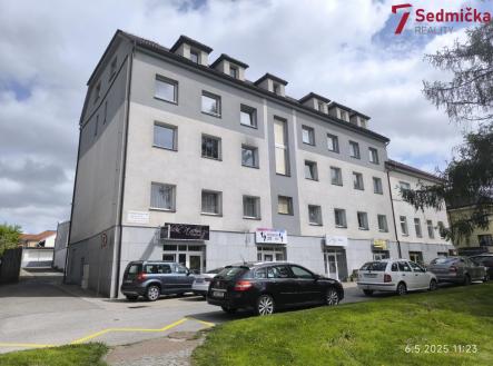 1d2e5b22-f047-4959-95c7-880db87b10dc | Pronájem - kanceláře, 86 m²