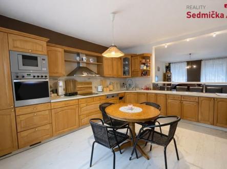kuchyně1 | Prodej - dům/vila, 320 m²