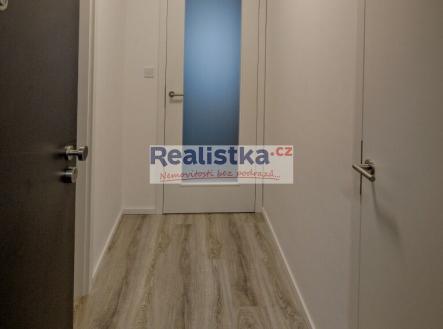 Pronájem bytu, 1+kk, 38 m²