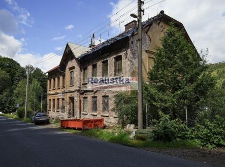 Prodej - nájemní dům, 830 m² obrázek