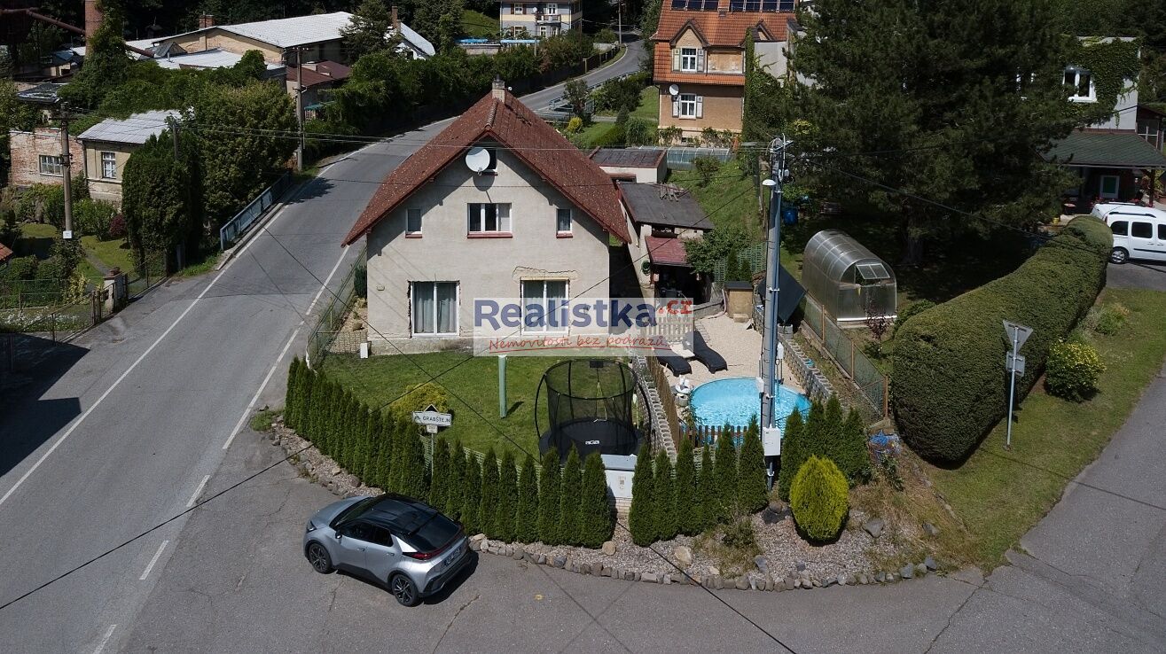 Prodej rodinného domu 5+kk pozemek 610 m² – Chotyně u Hrádku nad Nisou | terasa, bazén, garáž