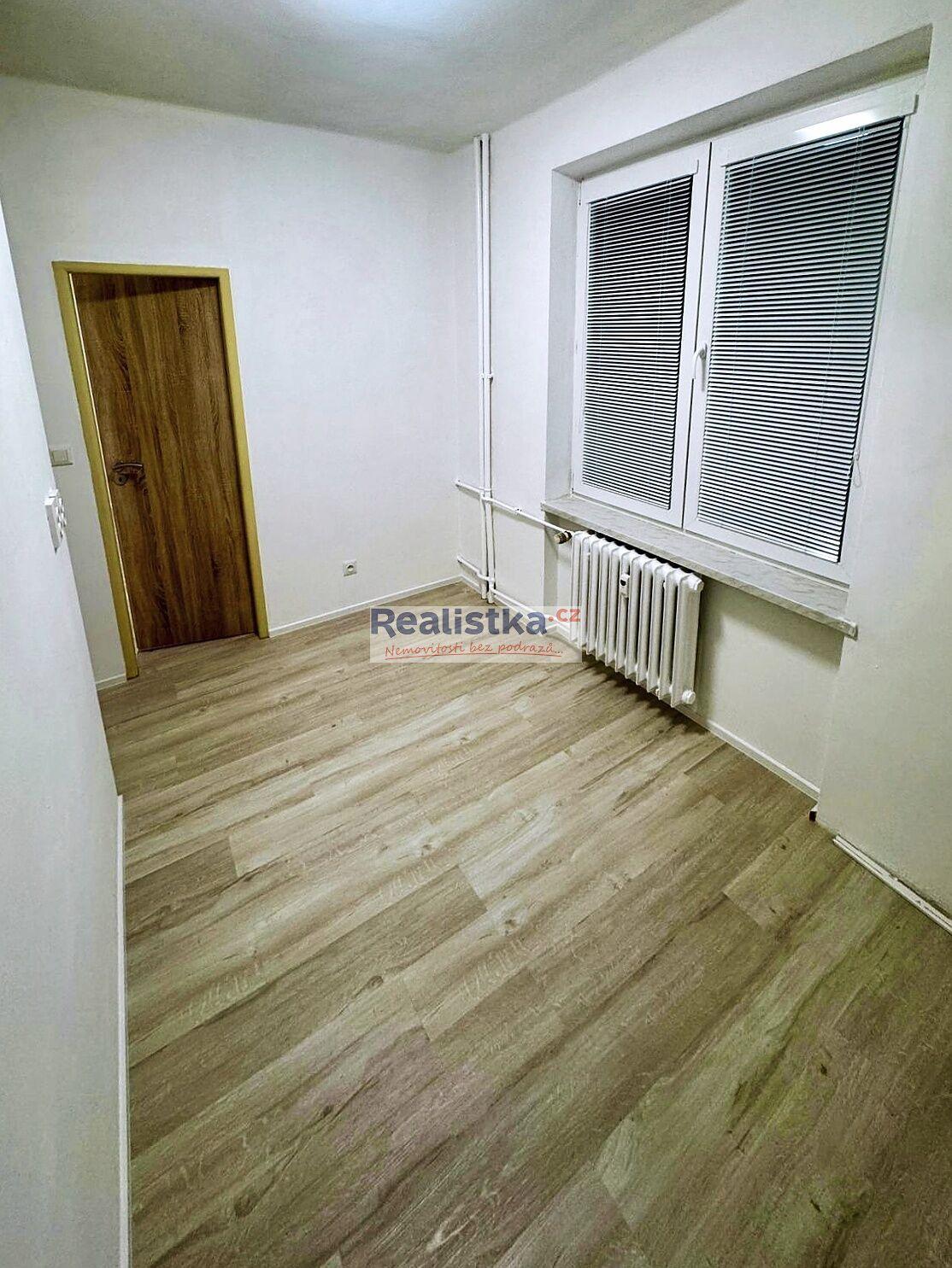 Pronájem moderního bytu 2+1 s balkonem, Karviná – ul. Kosmonautů