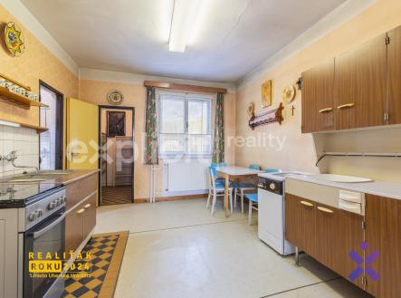 Prodej rodinneho domu 227 m², pozemek 328 m²-Popovice,okres Uherske Hradiste6 | Prodej - dům/vila, 75 m²